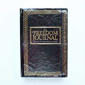 The Freedom Journal: Accomplish Your #1 Goal In 100 Days by John Lee Dumas JLD